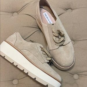 Chelsea & Violet Tan Suede Women's Shoes